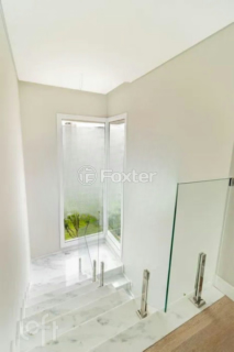 Image 9 - 886274