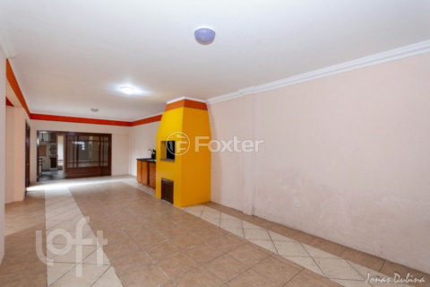 Image 6 - 886340