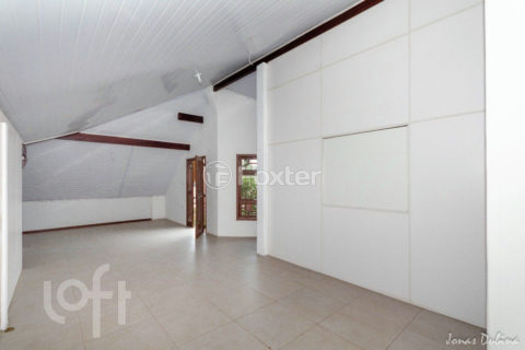 Image 37 - 886340