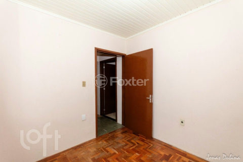 Image 21 - 886340