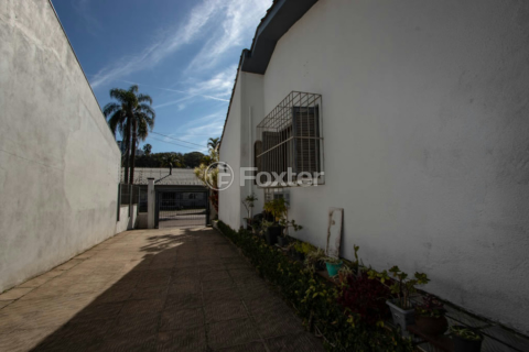 Image 33 - 886351
