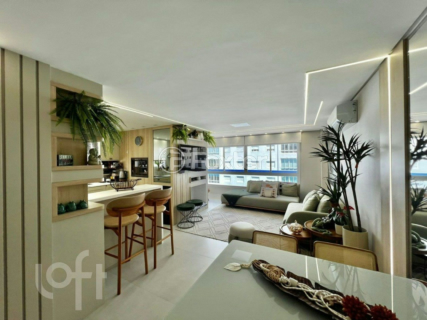 Image 22 - 886357