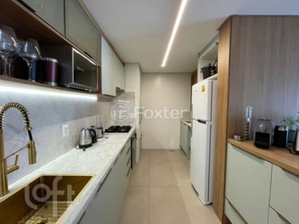 Image 9 - 886381