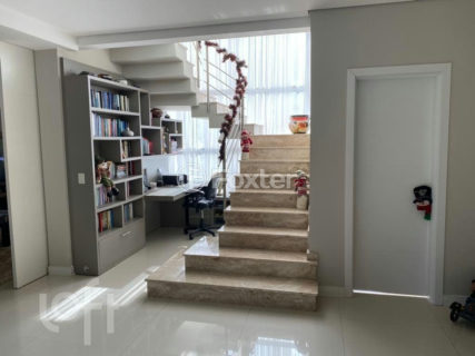 Image 7 - 886387