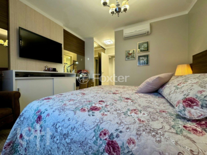 Image 5 - 886418