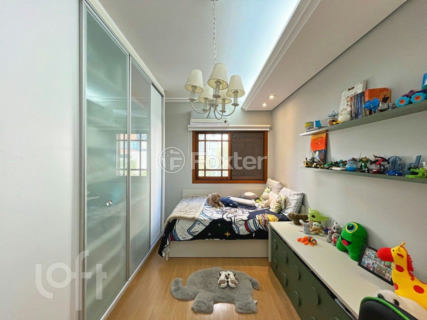 Image 22 - 886443
