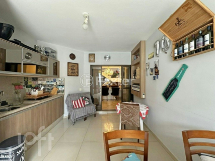 Image 9 - 886462
