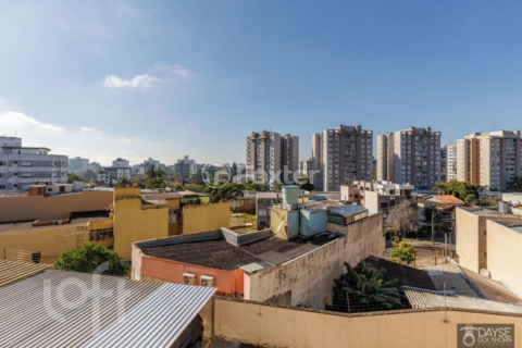 Image 19 - 886521