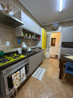 Image 40 - 886541