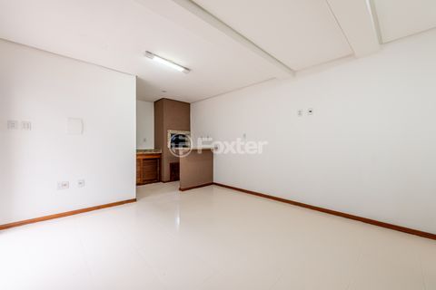Image 35 - 886604