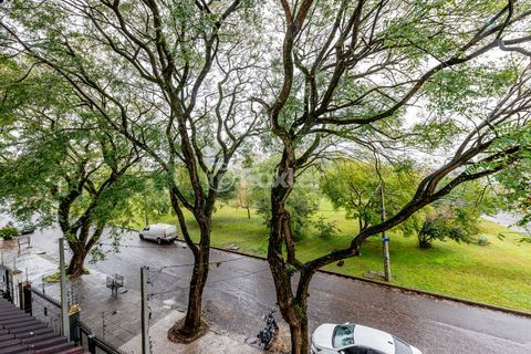 Image 20 - 886604