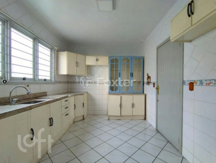 Image 10 - 886609