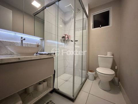 Image 9 - 886618
