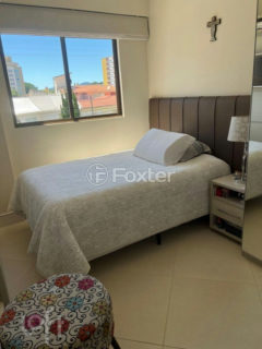 Image 9 - 886666
