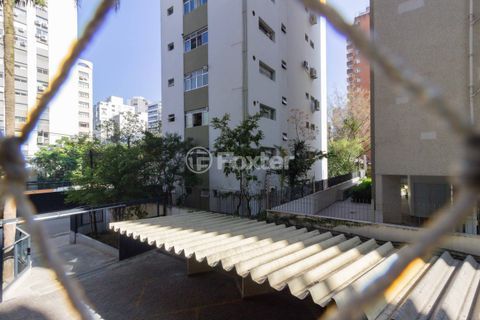 Image 6 - 886675