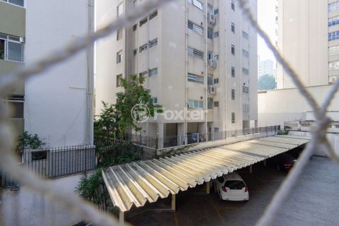 Image 16 - 886675
