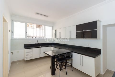 Image 27 - 886675