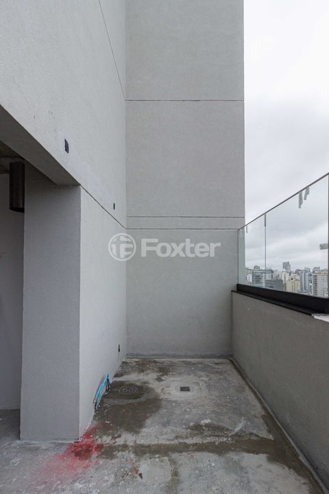 Image 24 - 886676
