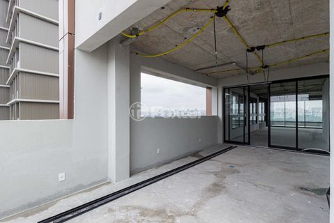 Image 21 - 886676