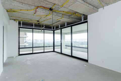 Image 10 - 886676
