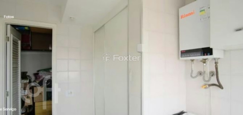 Image 9 - 886679