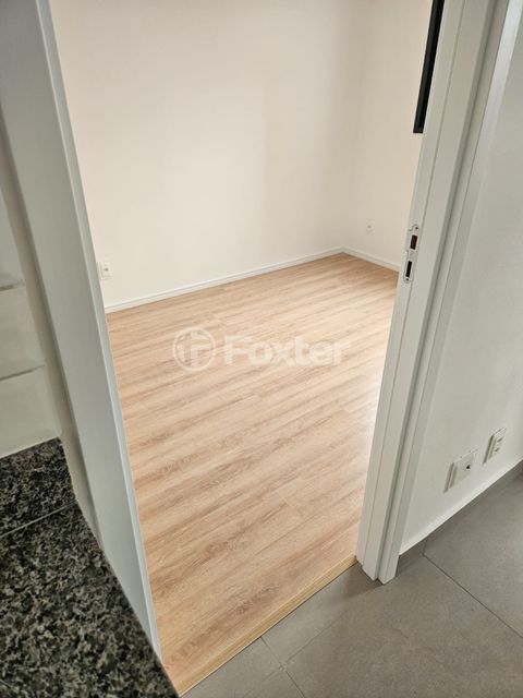 Image 7 - 886681