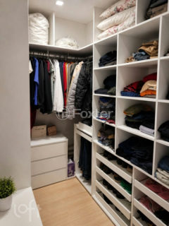 Image 10 - 886730