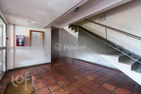 Image 8 - 886737