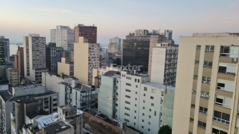 Image 6 - 886754