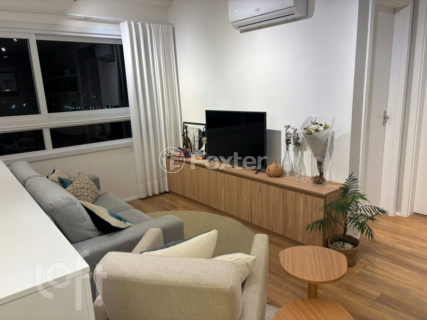 Image 15 - 886807