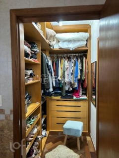 Image 7 - 886930