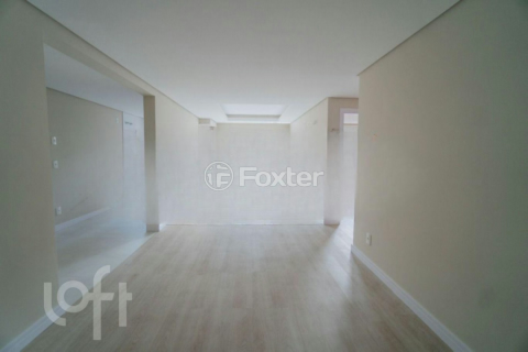 Image 11 - 886960