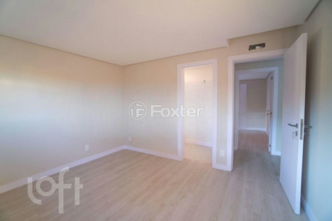 Image 7 - 886960
