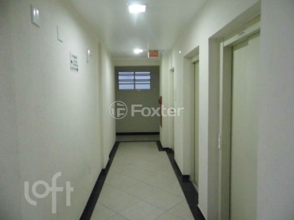 Image 39 - 886986