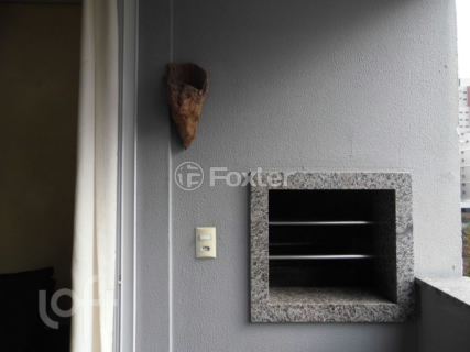 Image 7 - 886986