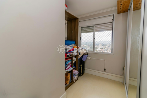 Image 19 - 887017