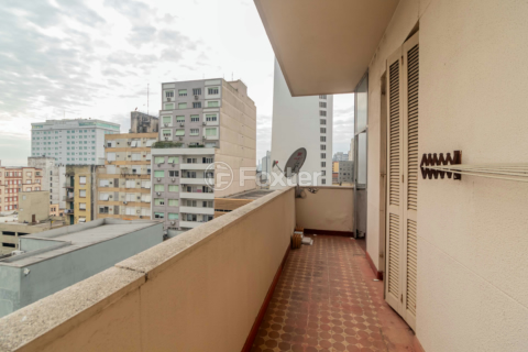 Image 20 - 887232