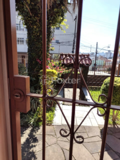 Image 14 - 887276