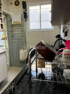 Image 10 - 887307