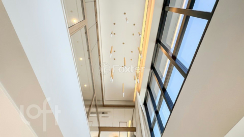 Image 31 - 887385