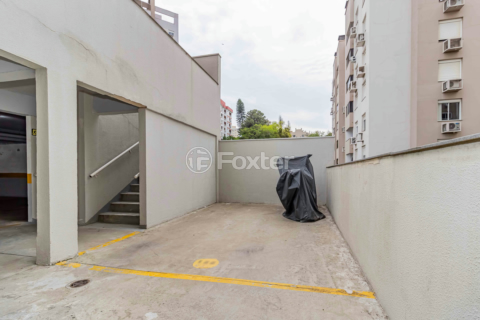 Image 21 - 887407
