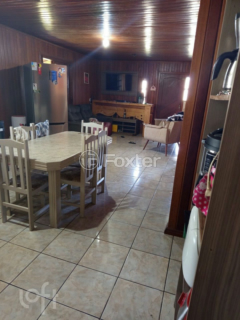 Image 4 - 887516