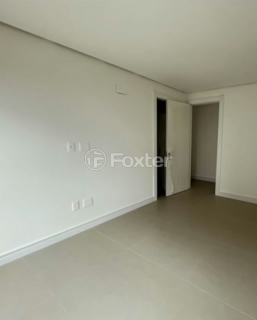 Image 3 - 887667