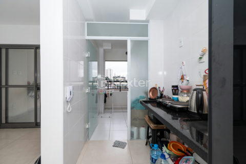 Image 21 - 887672