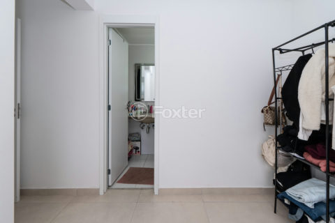 Image 15 - 887672