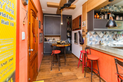 Image 30 - 887712
