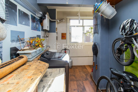 Image 35 - 887712