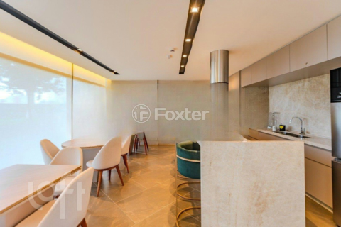 Image 29 - 887778