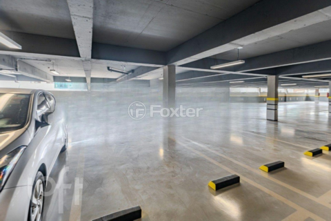 Image 17 - 887778