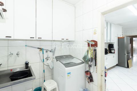 Image 3 - 887787